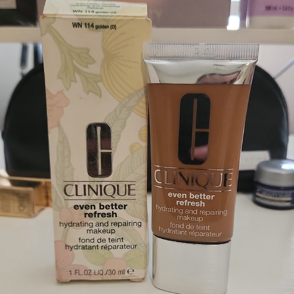 Clinique Even Better Refresh Foundation - Golden